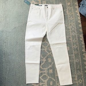 NWT white skinny jeans size 33/16